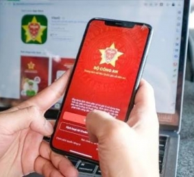 NGƯỜI DÂN ĐƯỢC XUẤT TRÌNH GIẤY TỜ TRÊN VNEID KHI CSGT KIỂM TRA
